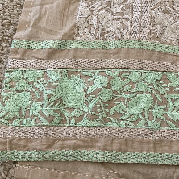 NWOT Beautiful tan lawn / cotton shirt with embroidery on front. kurta kameez - Picture 4 of 7